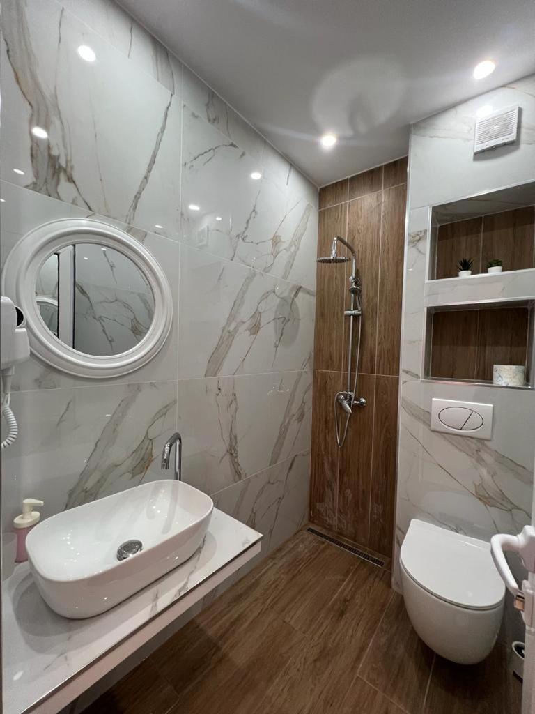 Apartments Sadiku With Sea View Saranda Dış mekan fotoğraf